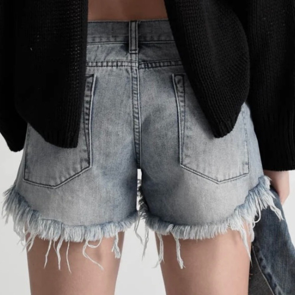 One teaspoon Revolve Rocky Bonitas Low Waist Cotton Raw Hem Denim Jean Shorts 26 - Picture 4 of 9